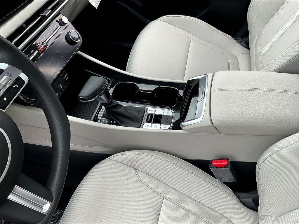 New 2026 White Hyundai SEL AWD image 24