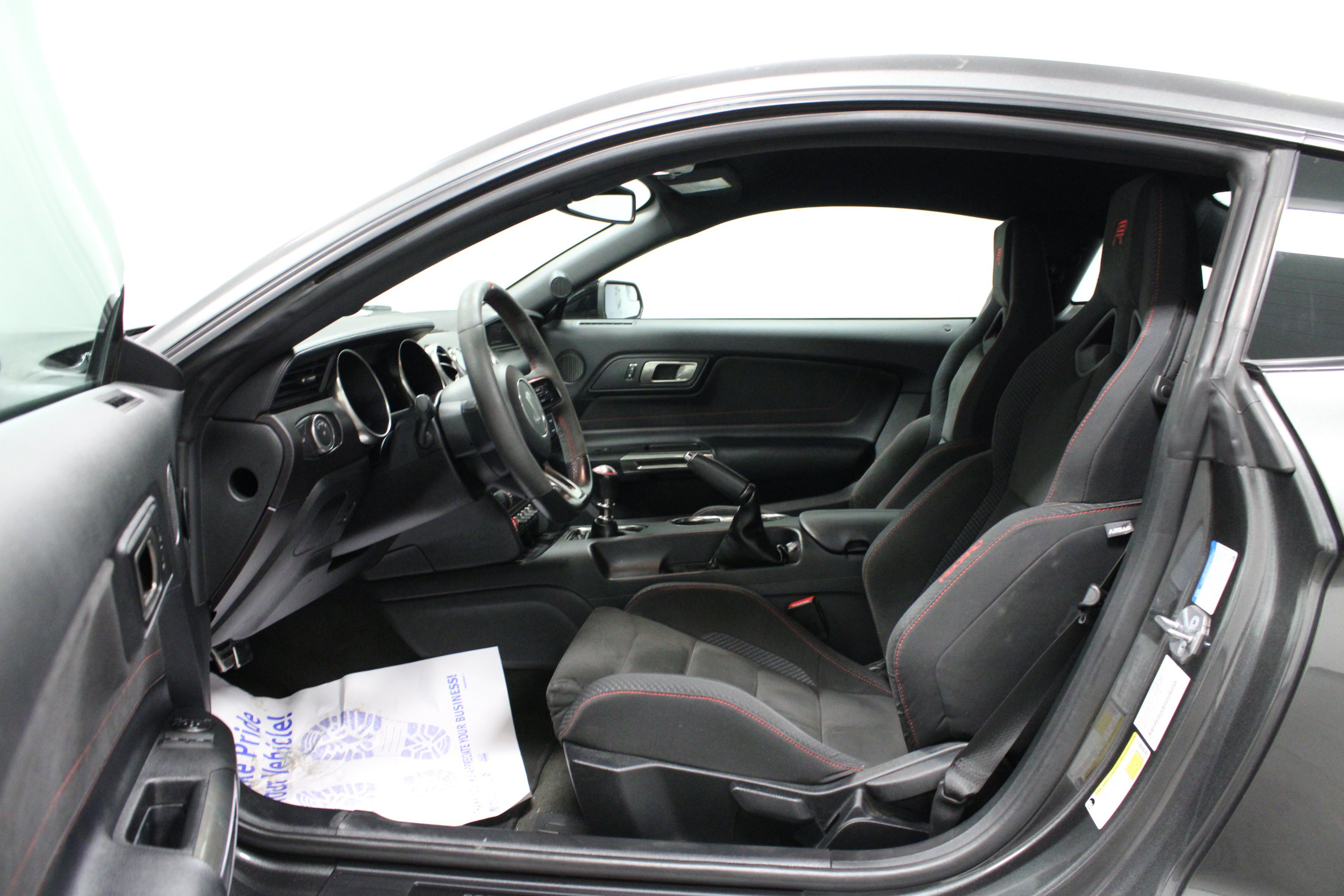 Used 2017 Magnetic Ford Shelby GT350R image 12