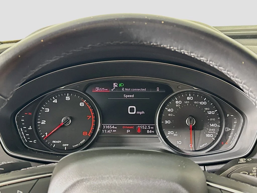 Used 2023 Ibis White Audi 40 Premium image 11