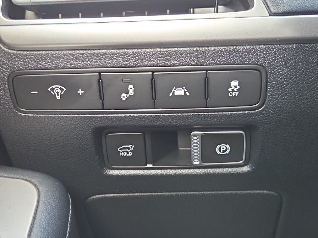 Used 2020 White Hyundai SEL image 18