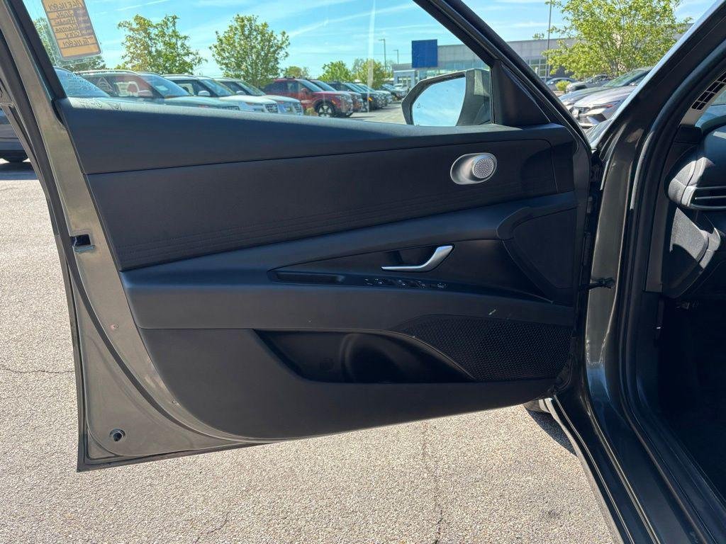 New 2026 Gray Hyundai SE image 17