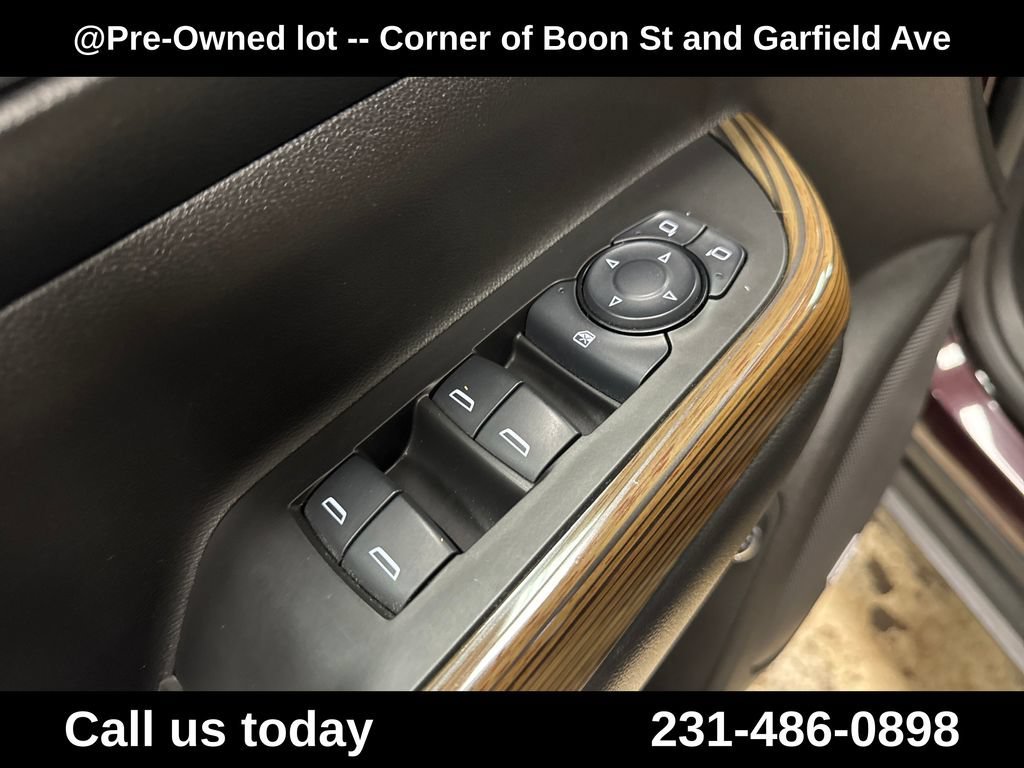 Used 2017 BLACK CHERRY METALLIC GMC SLE image 16