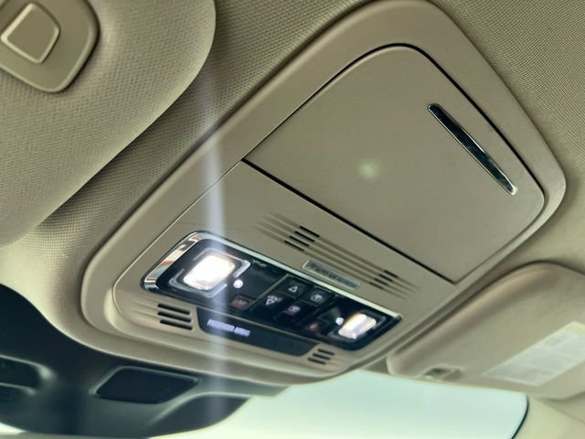 Used 2021 Blue Lincoln Reserve image 18