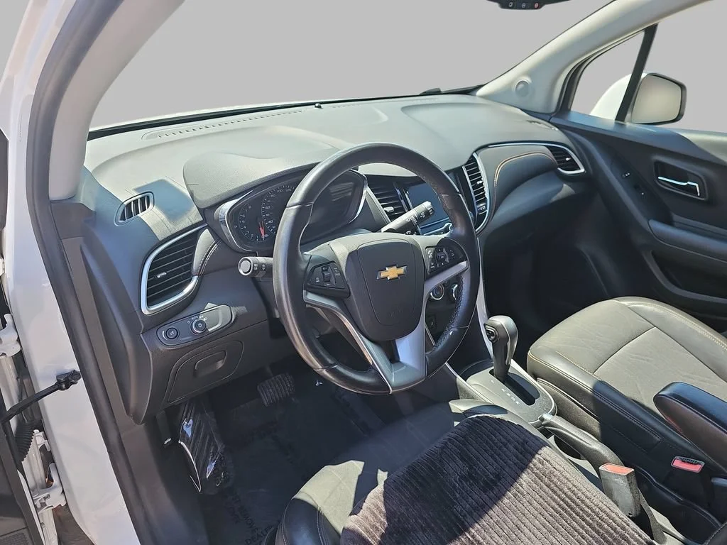 Certified Used 2019 SUMMIT WHITE Chevrolet LT image 19