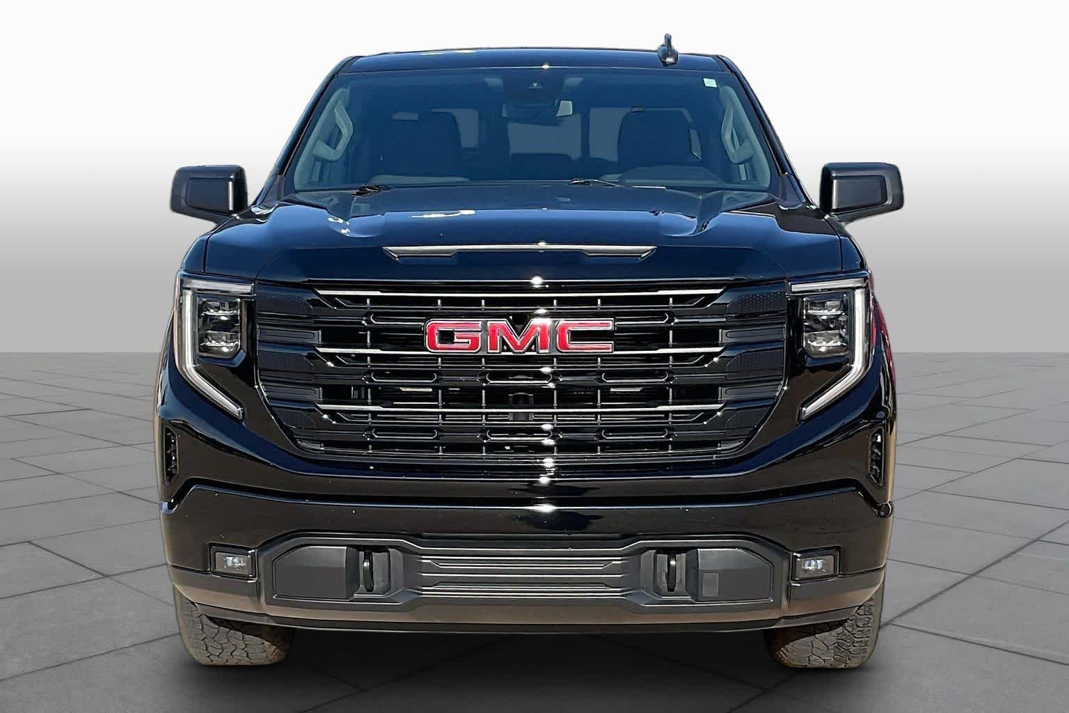 Used 2024 Onyx Black GMC Elevation image 2