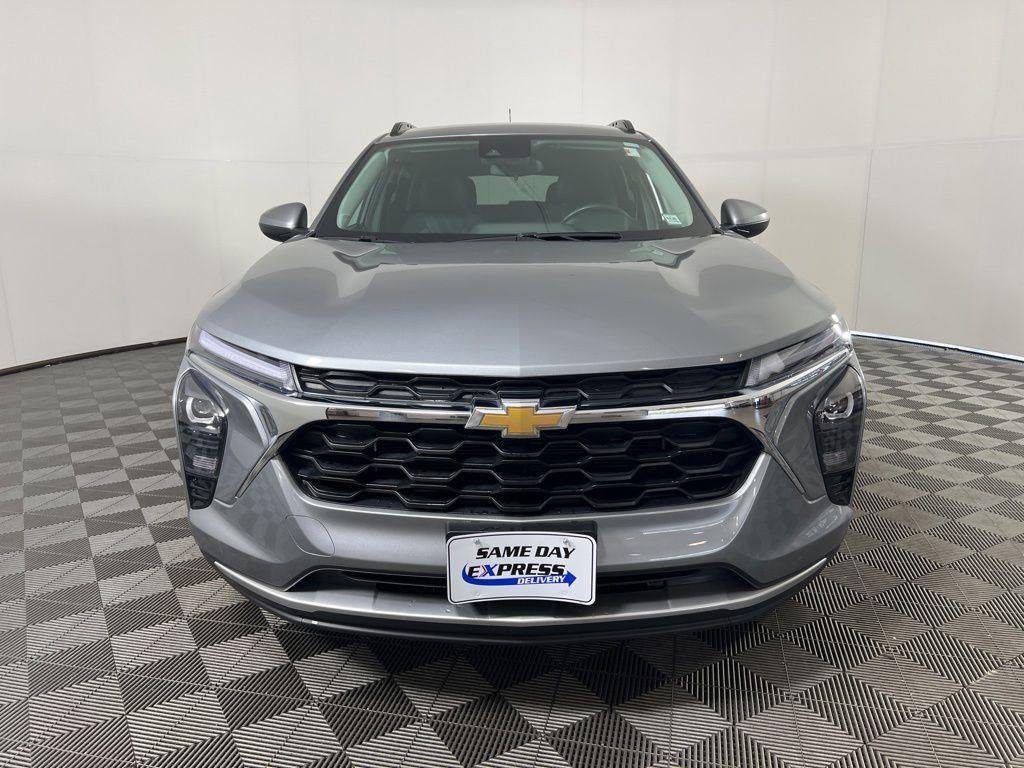 Used 2024 Sterling Gray Metallic Chevrolet LT image 29