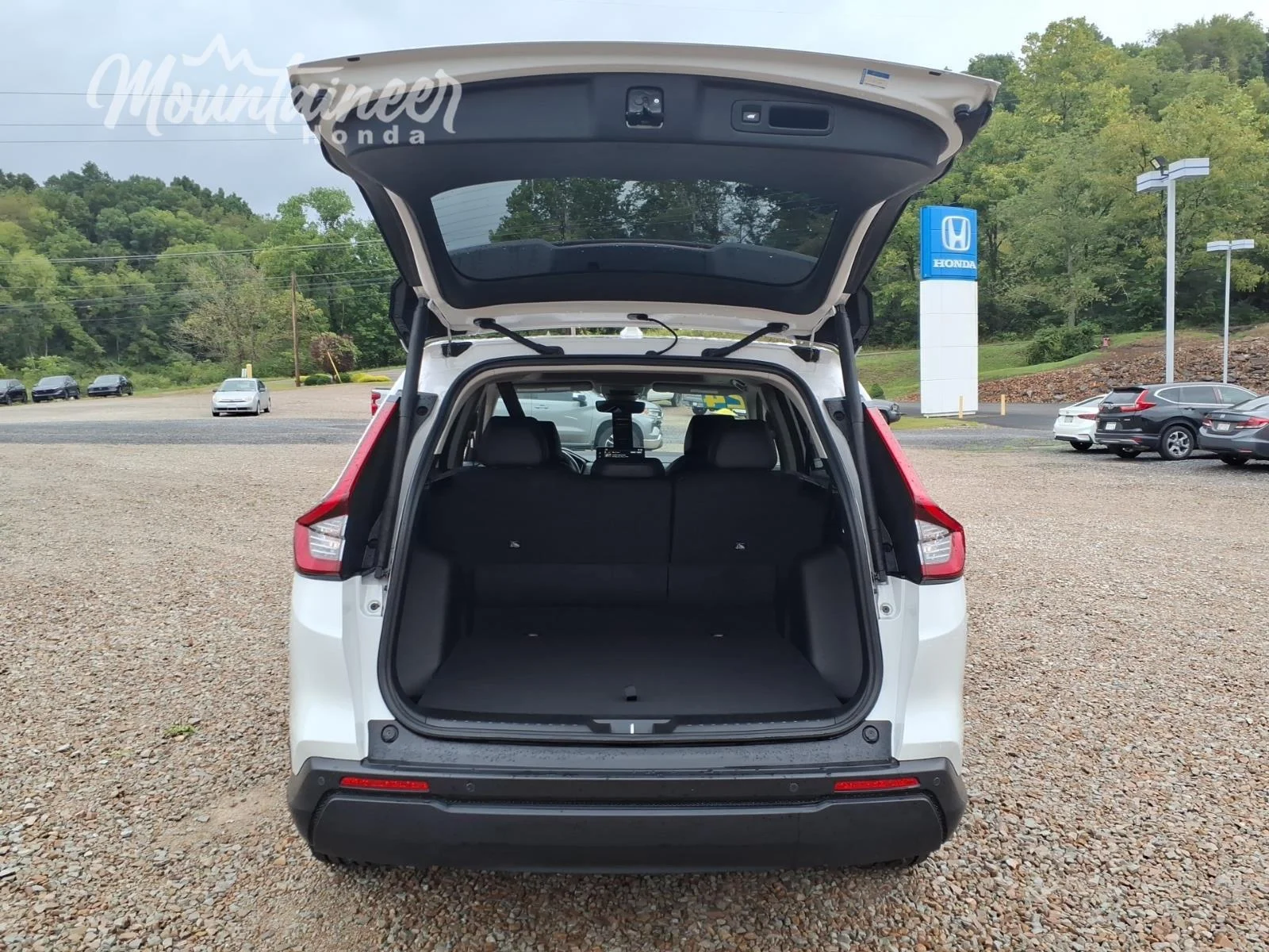Used 2024 Platinum White Pearl Honda  image 21