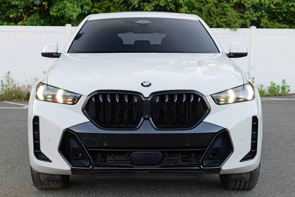 Used 2024 Alpine White BMW xDrive40i image 2