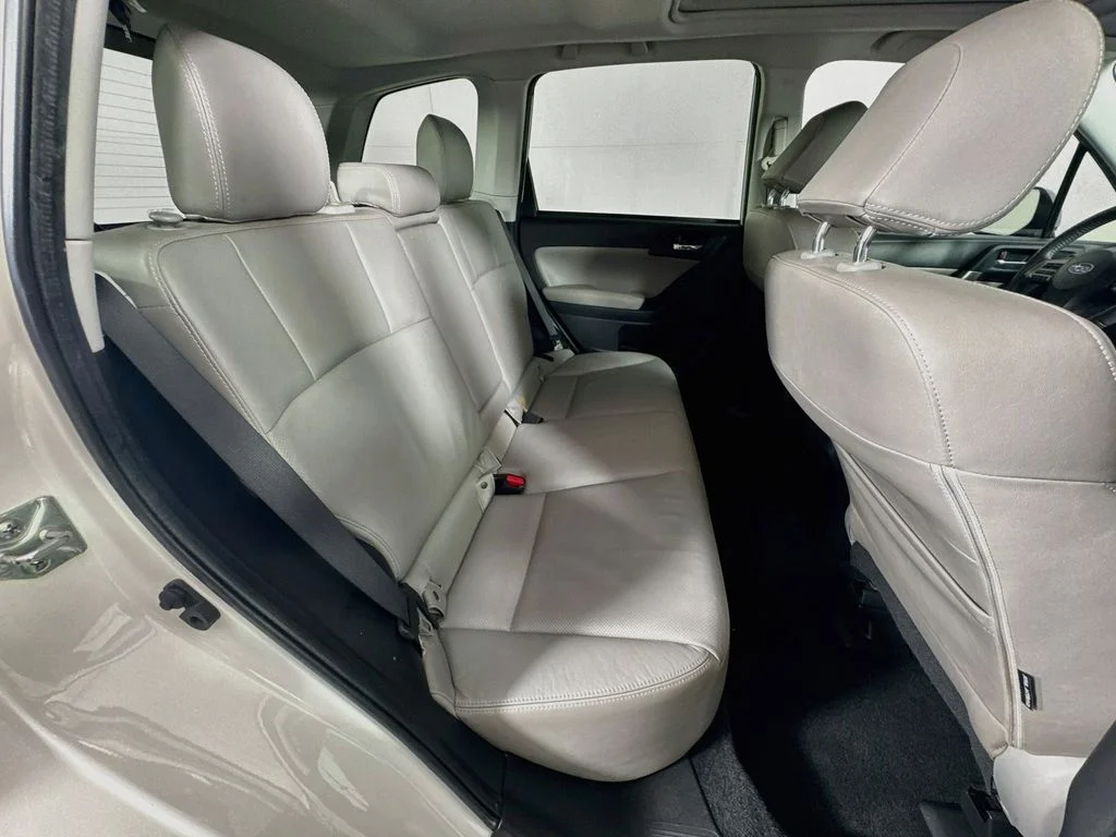 Used 2015 White Subaru 2.5i Touring image 34