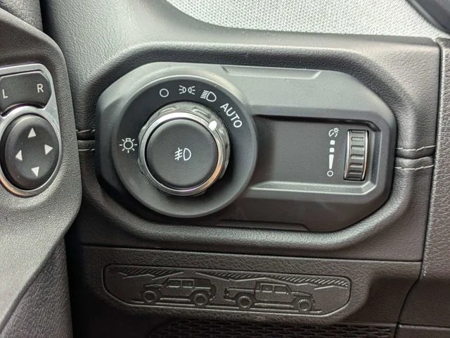 2025 Jeep Wrangler 4-Door Sahara - Photo 23