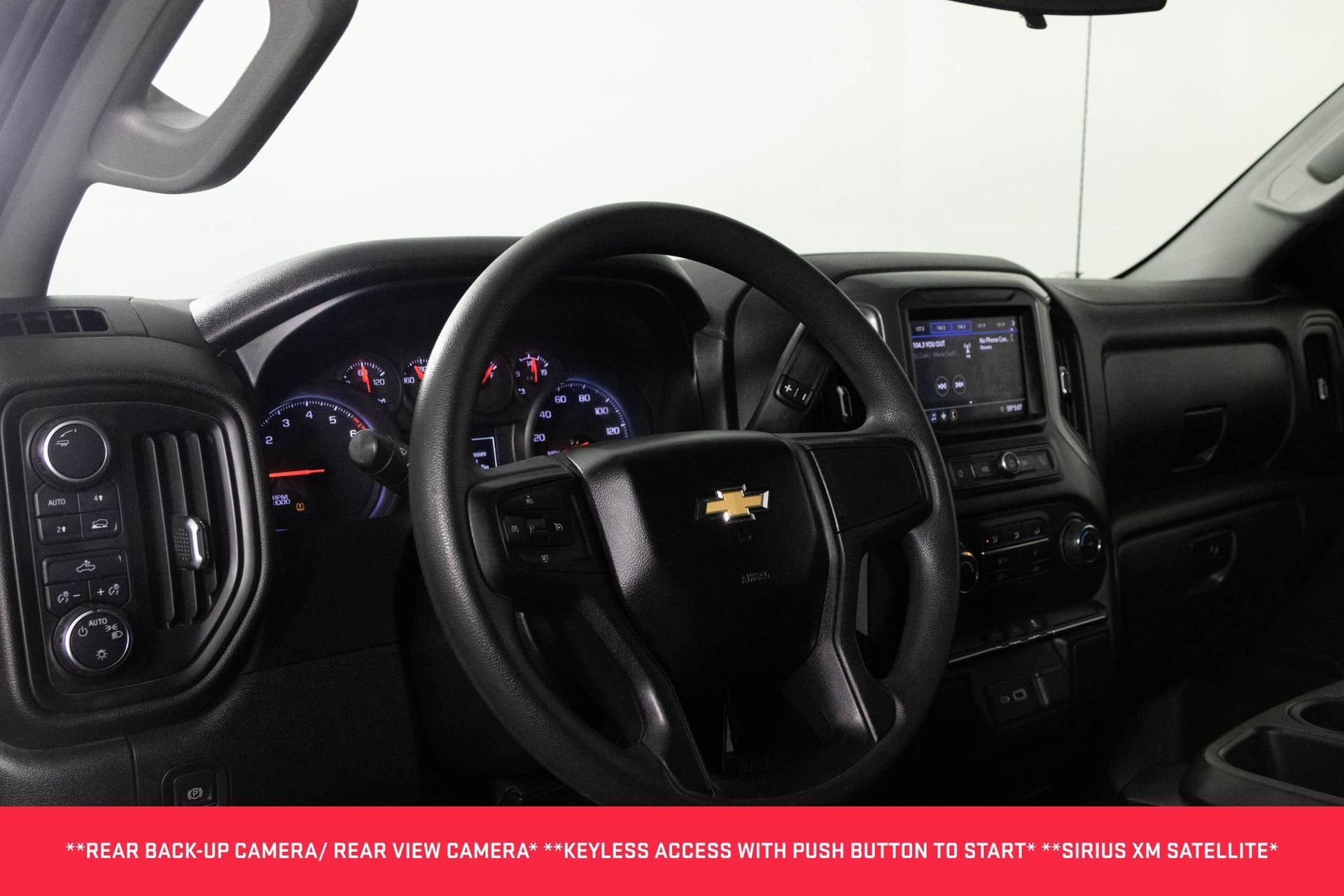 2021 Chevrolet Silverado 1500 Custom photo 2