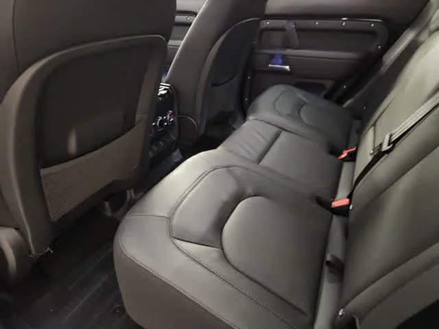2026 Land Rover Defender V8 - Photo 30