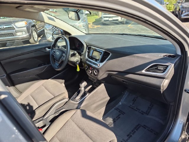 Used 2022 Gray Hyundai SE image 28