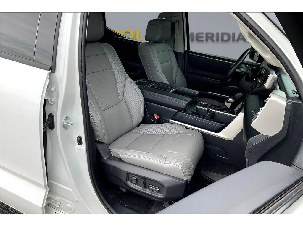 Used 2023 Ice Cap Toyota SR5 image 6