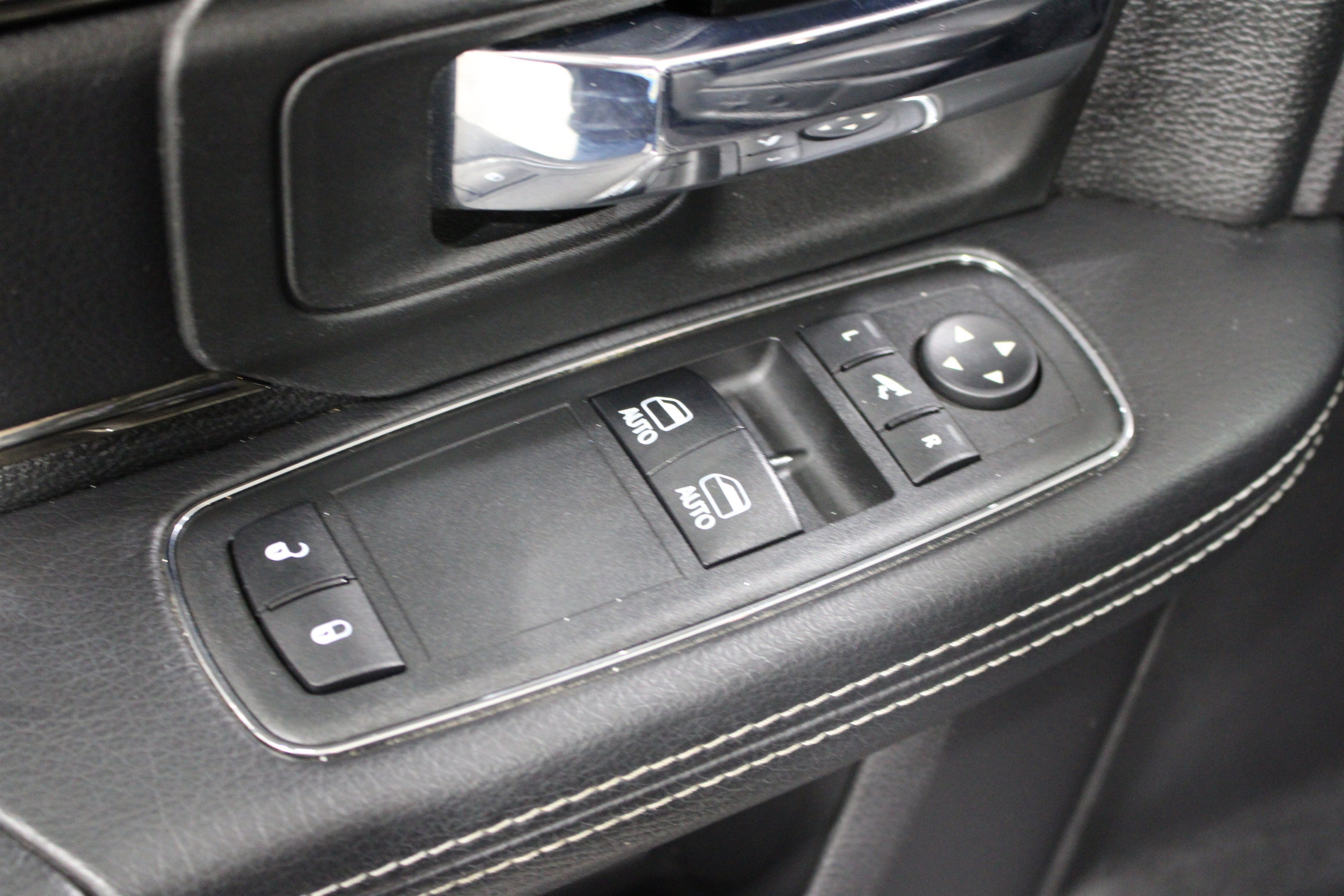 Used 2017 Brilliant Black Crystal Pearlcoat Ram Sport image 7