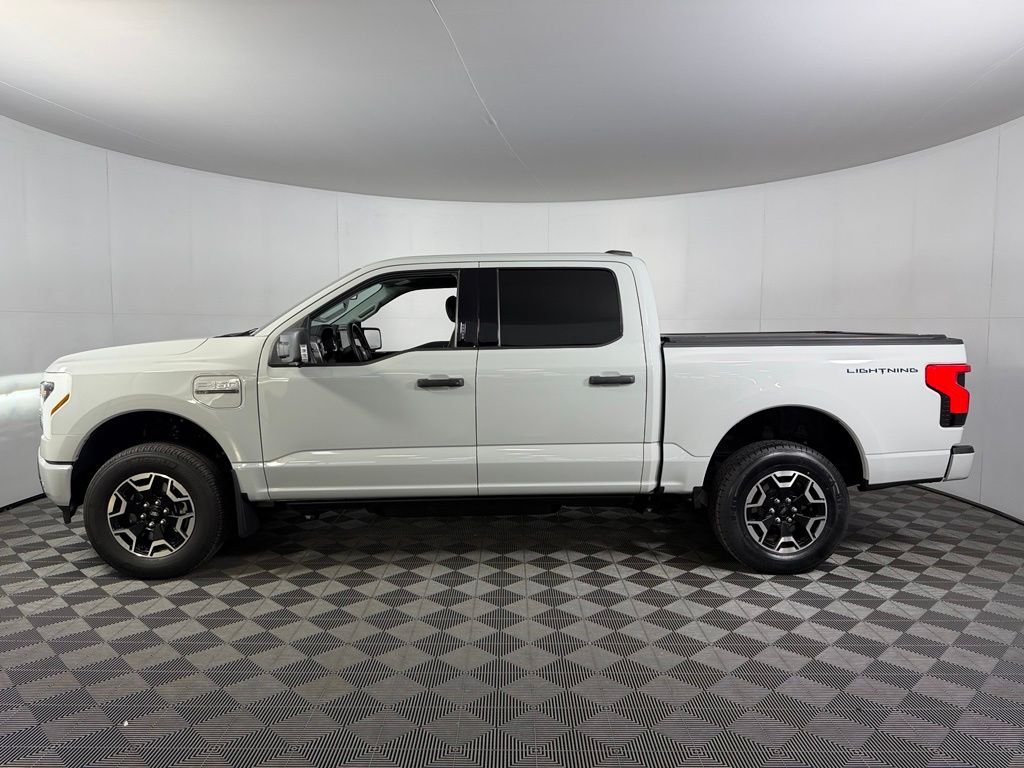 Used 2023 White Ford XLT image 9