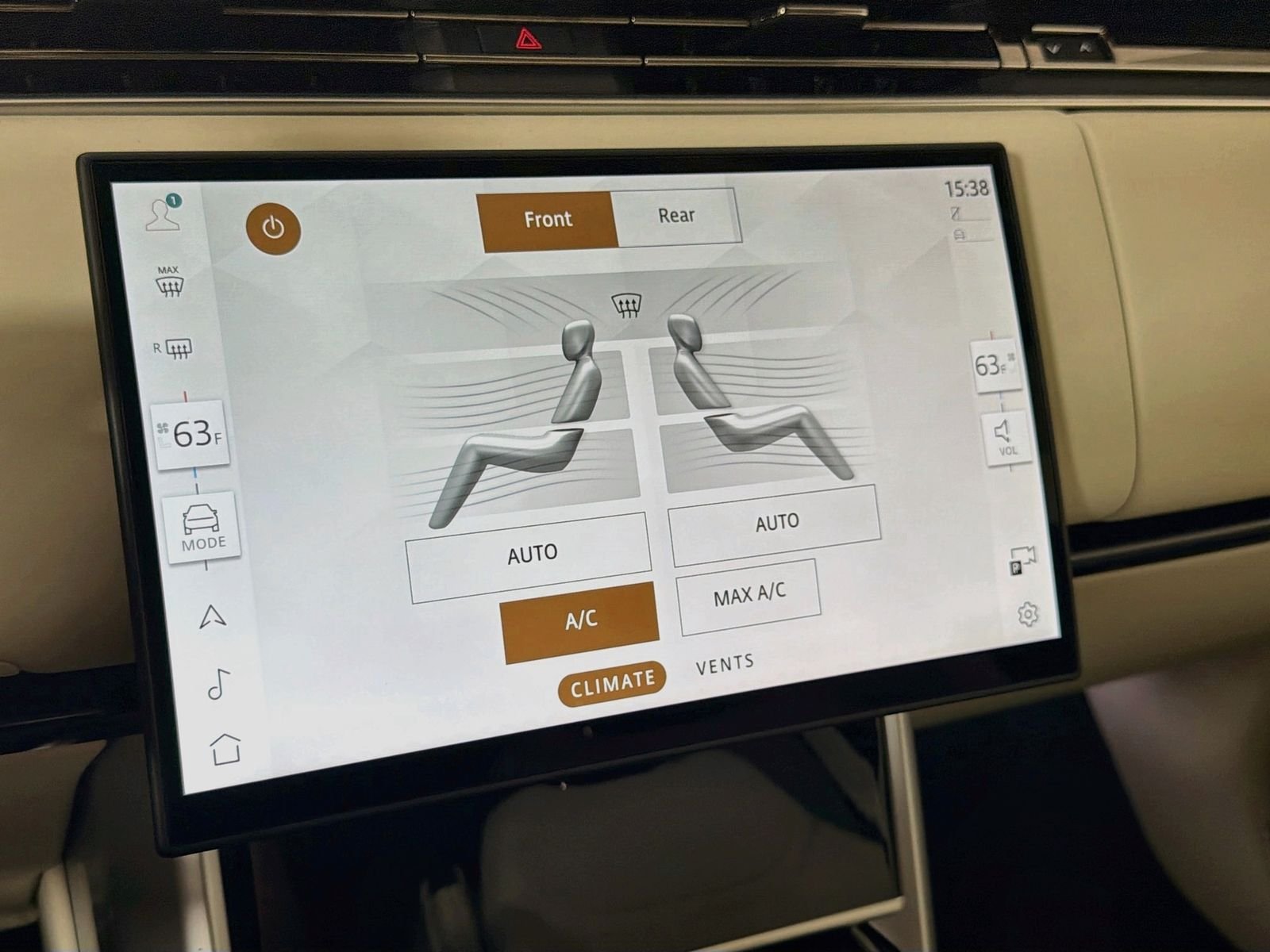 New 2026 Fuji White Land Rover SE image 15