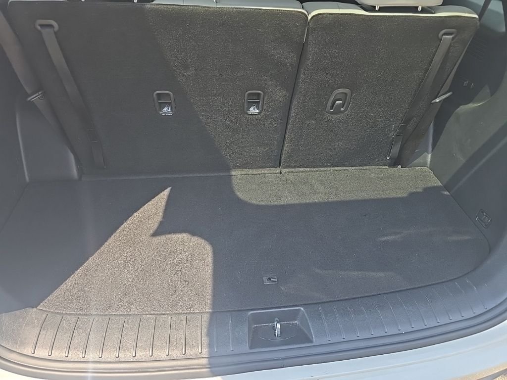 Used 2024 White Hyundai SEL image 10