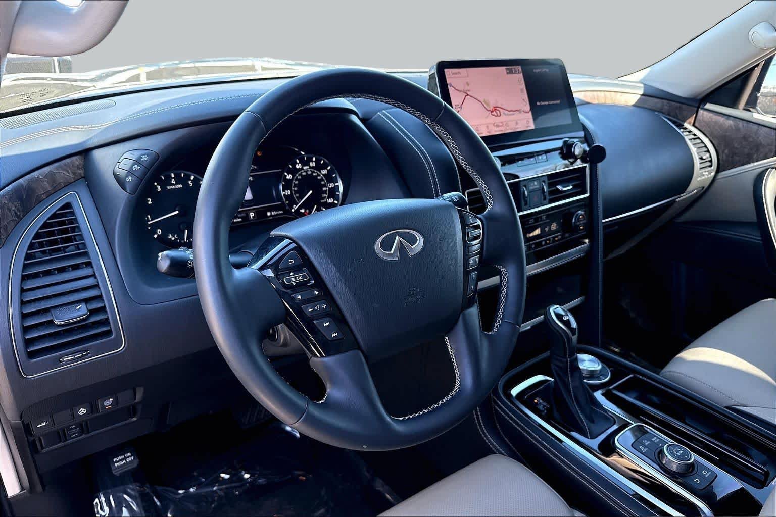 Used 2024 Mineral Black INFINITI PREMIUM SELECT image 18