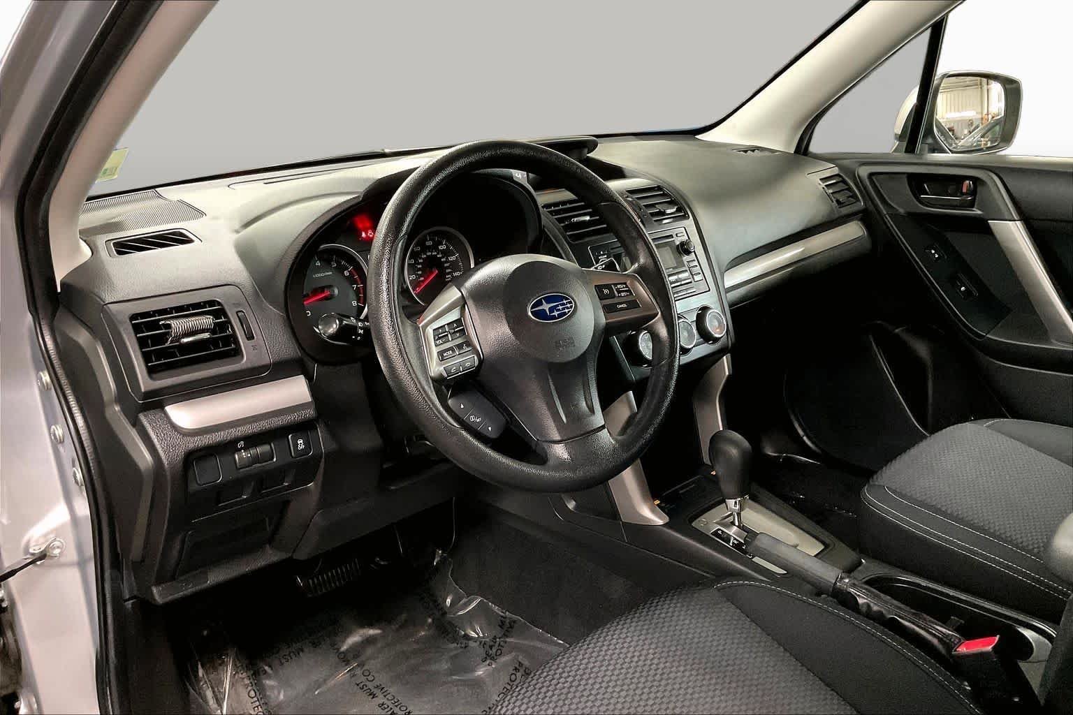 Used 2014 Ice Silver Metallic Subaru 2.5i Premium image 17