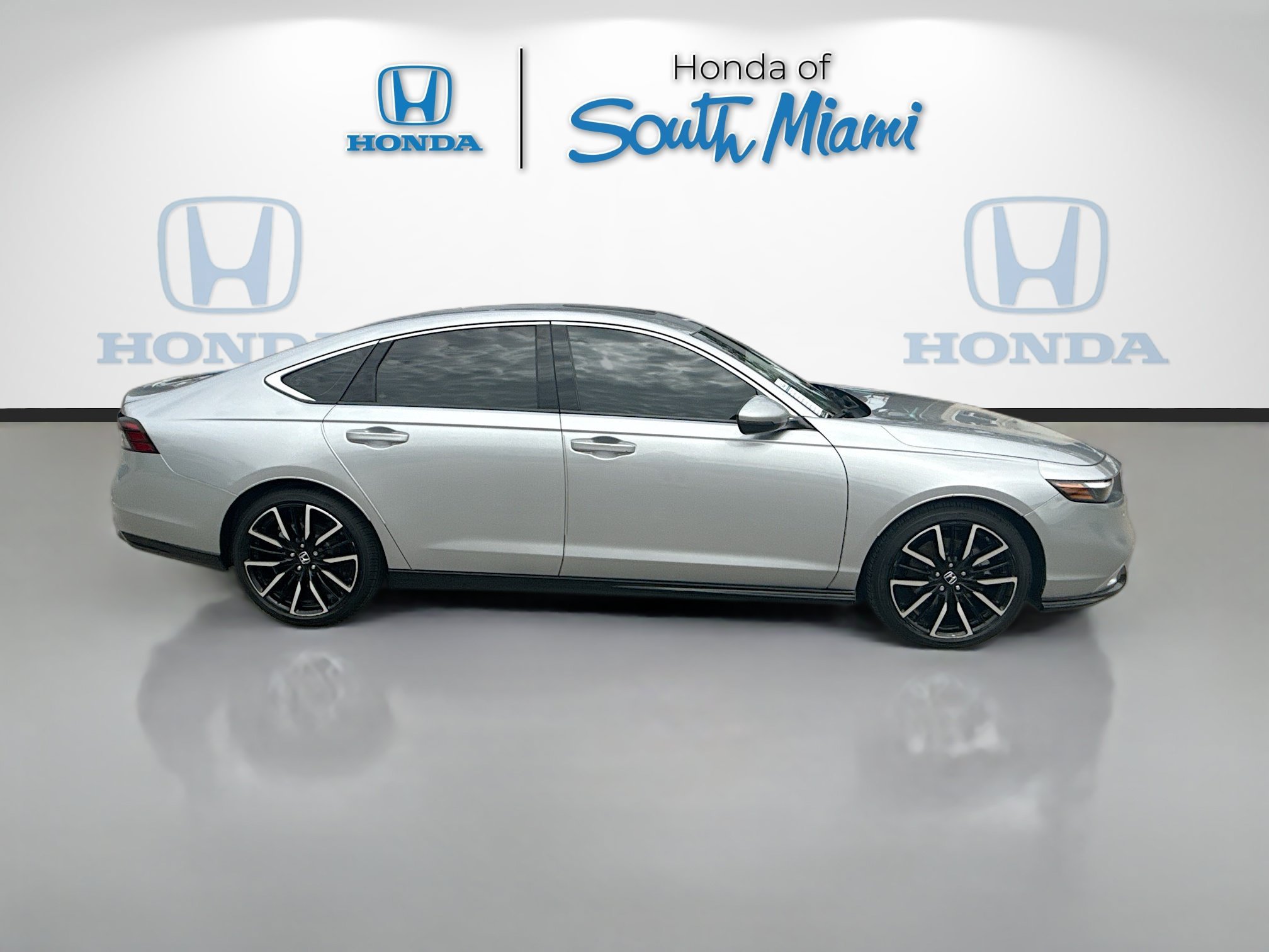 Certified Used 2023 Lunar Silver Metallic Honda HYBRID TRG image 8