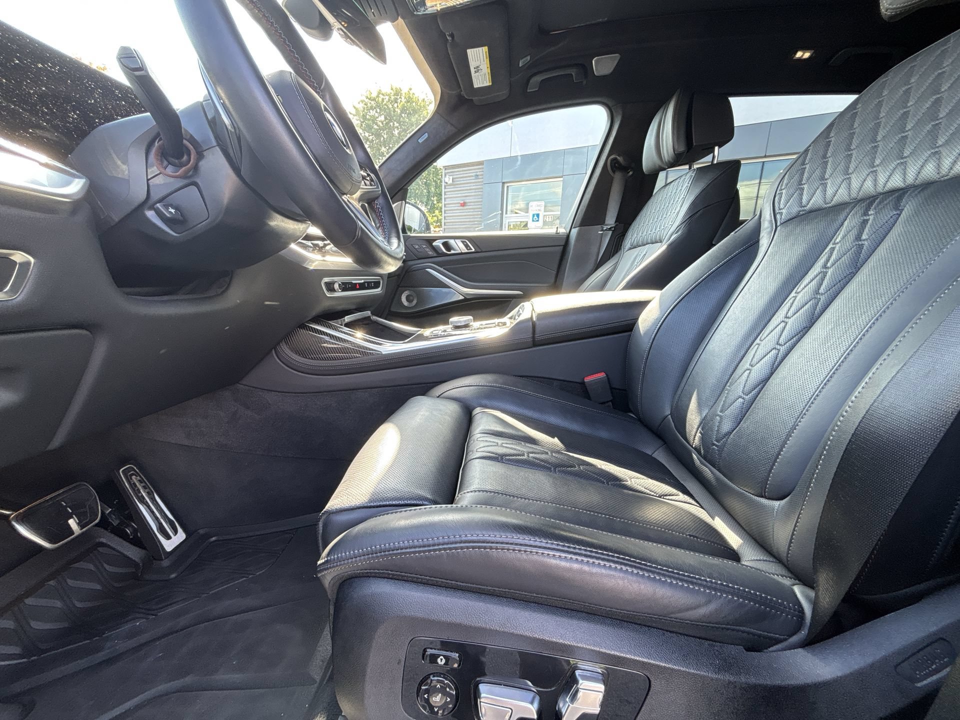 Used 2026 Gray BMW M60i image 14