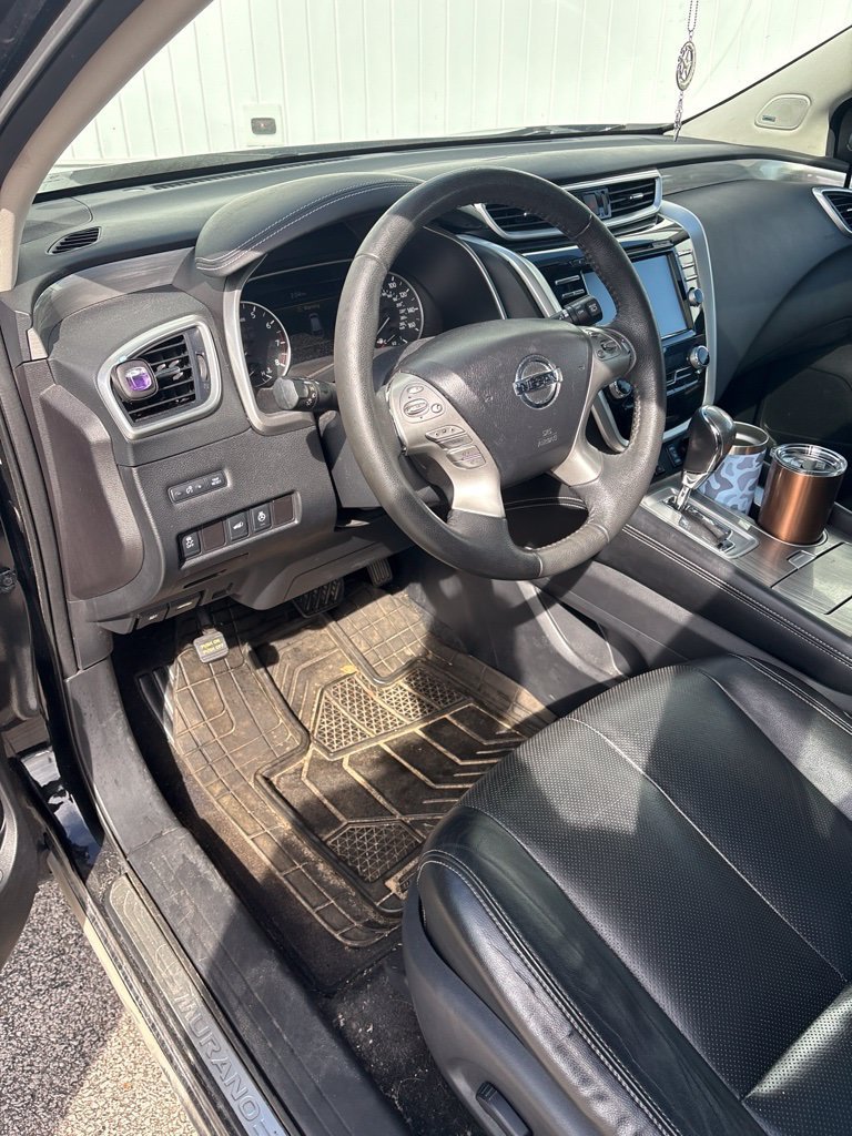 Used 2015 Black Nissan SL image 9