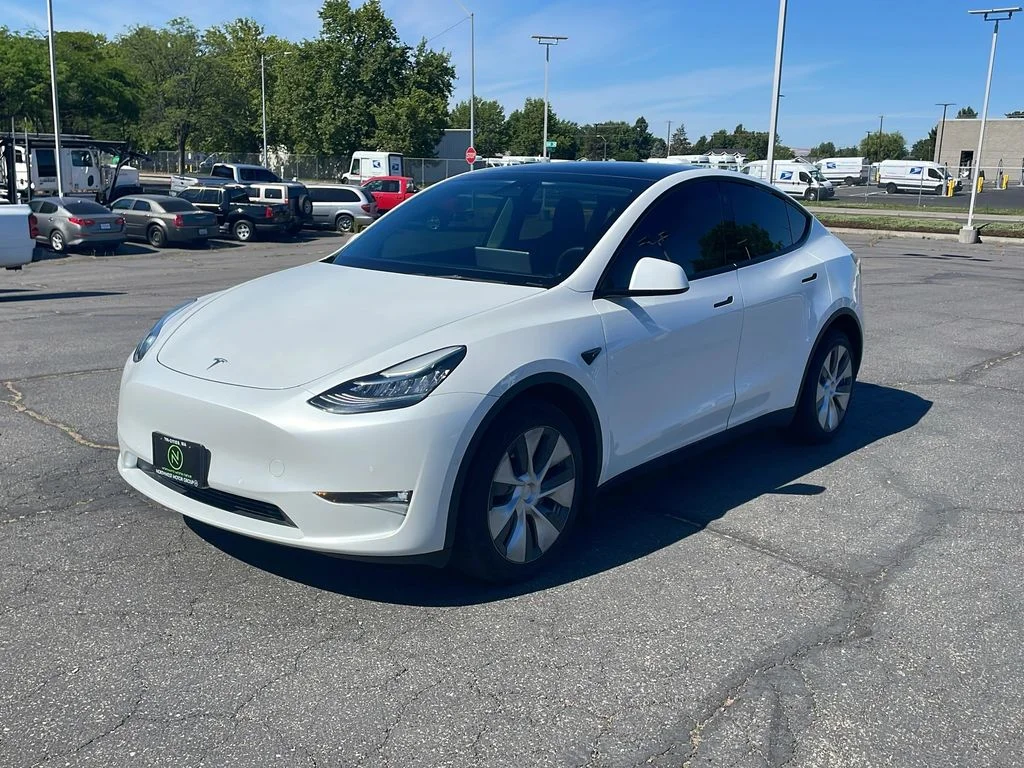 2022 Tesla Model Y Long Range - Photo 3
