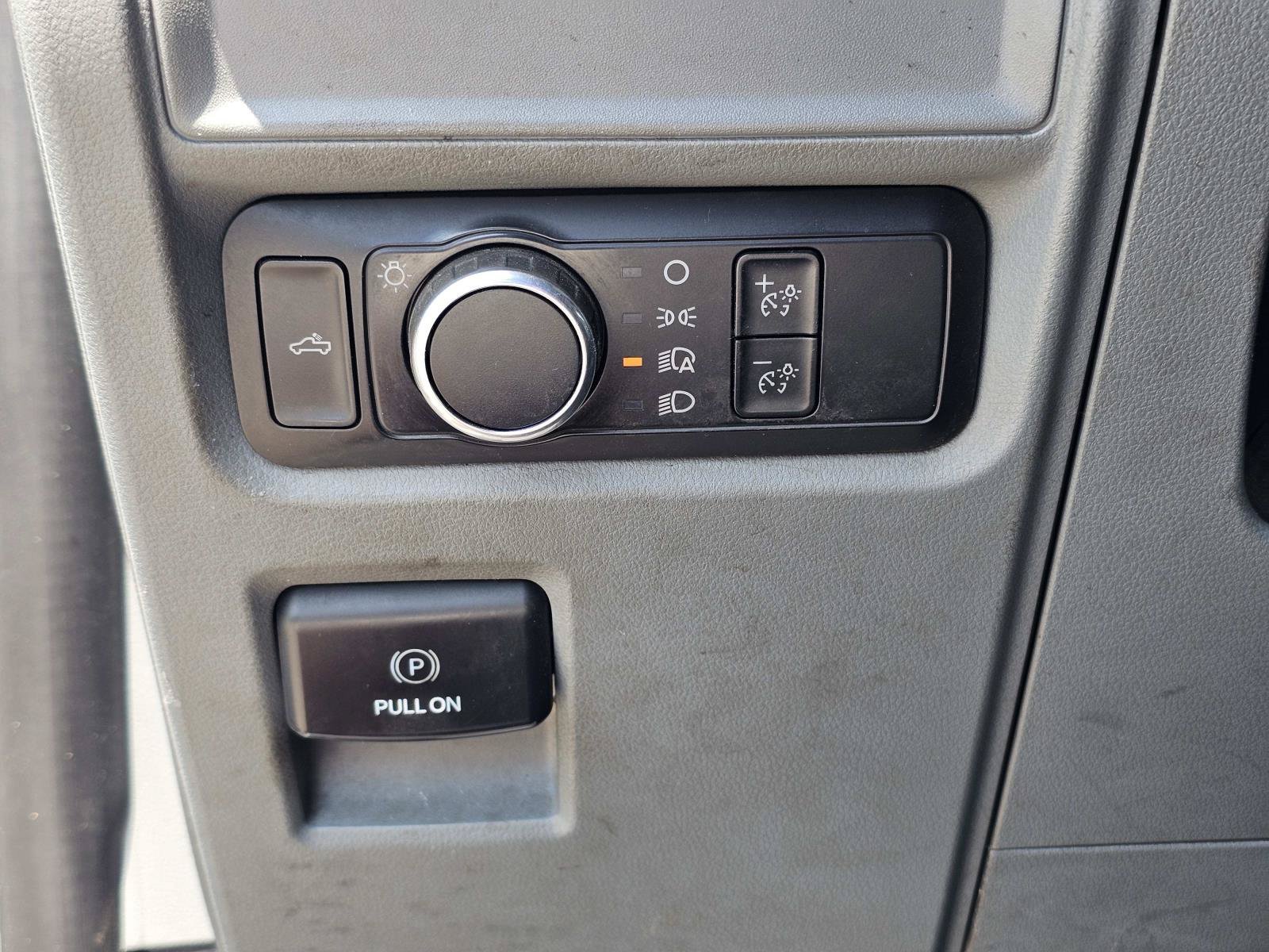 Used 2021 White Ford XL image 18