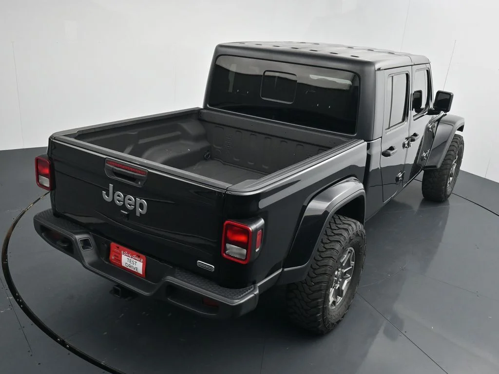 Used 2021 Black Jeep Overland image 15
