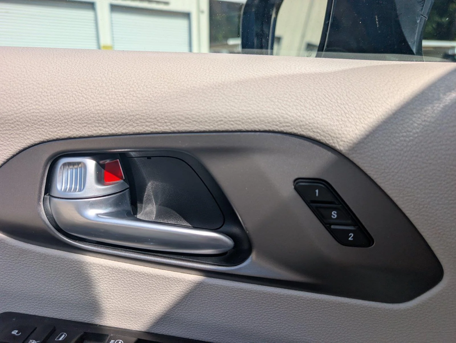 Used 2024 Bright White Clearcoat Chrysler Touring L image 28