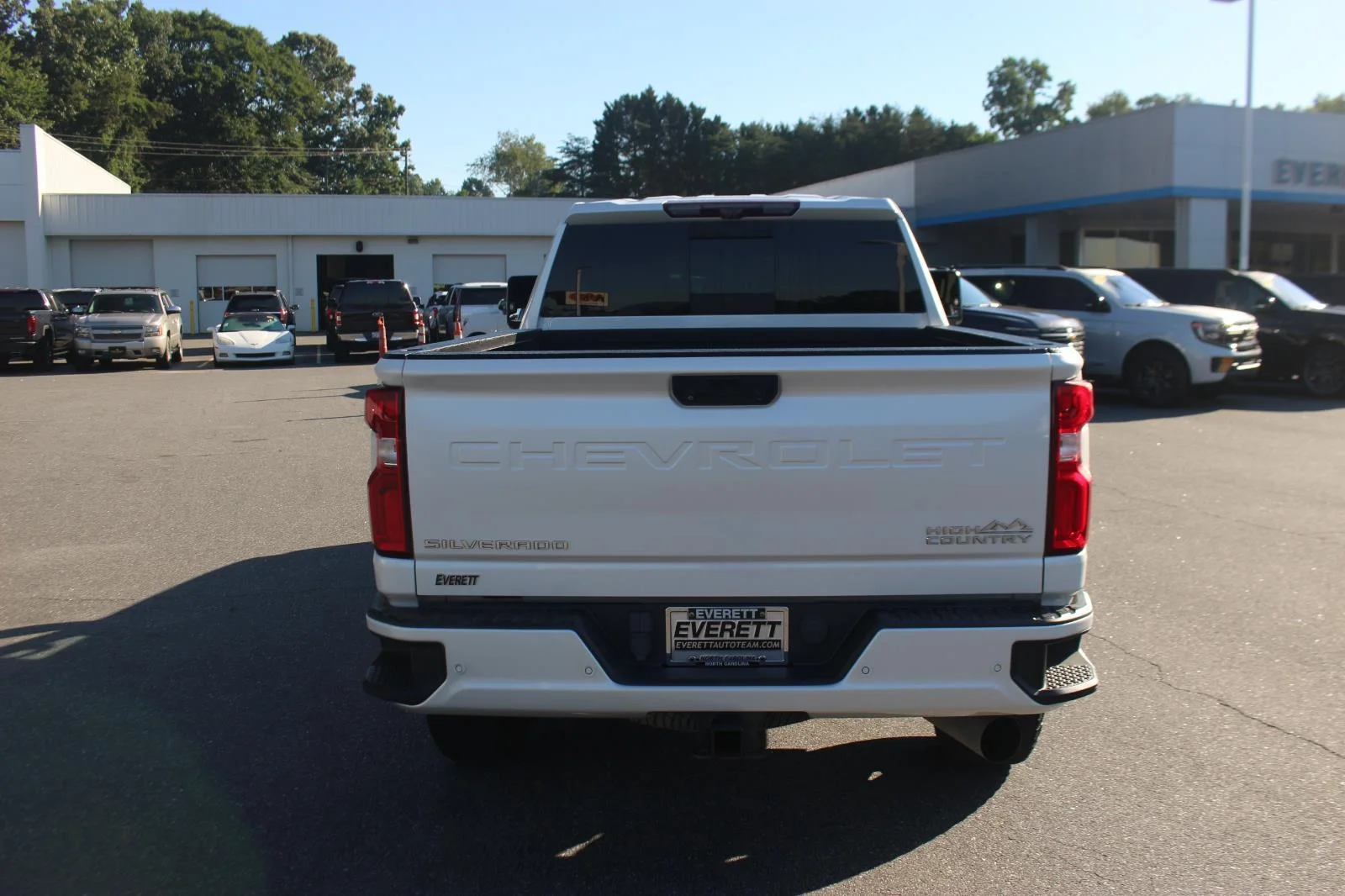 Used 2021 IRIDESCENT PEARL TRICOAT Chevrolet High Country image 8
