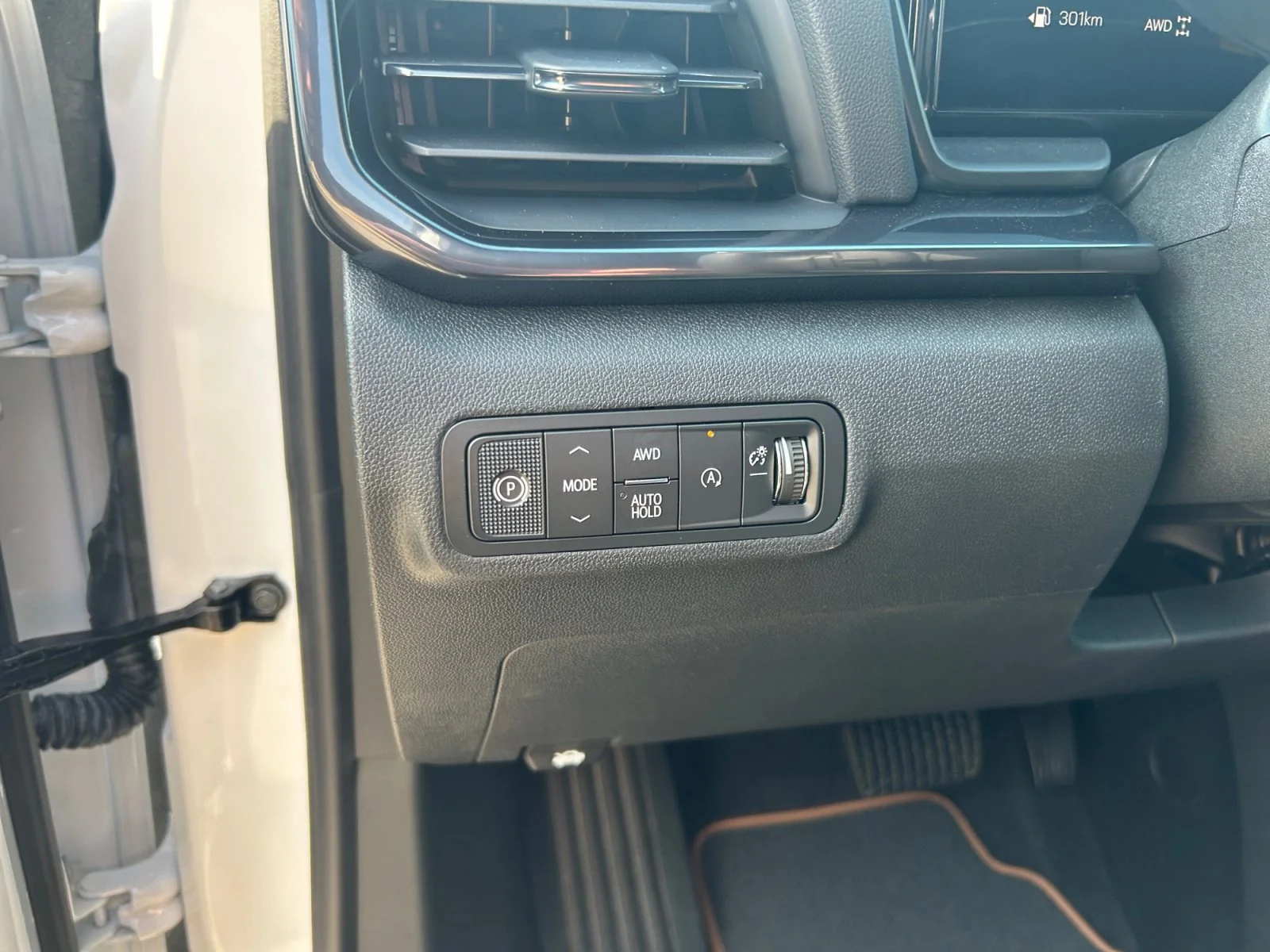 New 2027 Summit White GMC AWD AT4 image 16