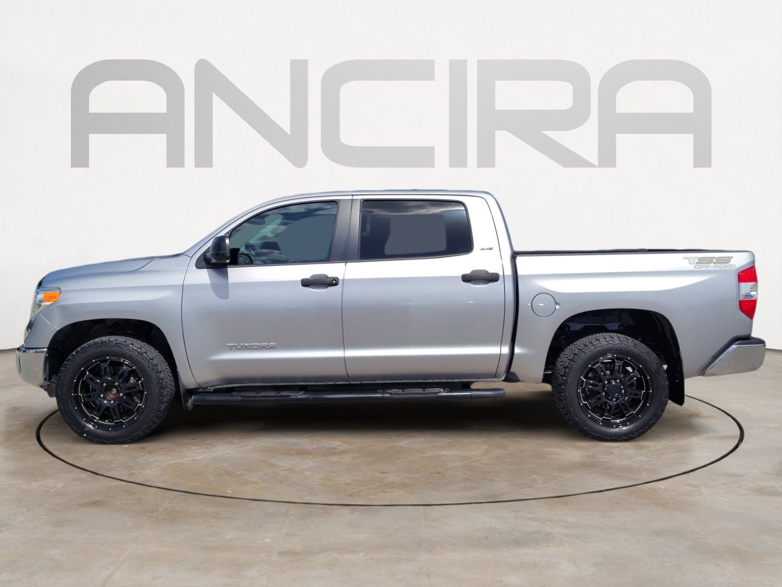 Used 2014 Silver Sky Metallic Toyota SR5 image 7