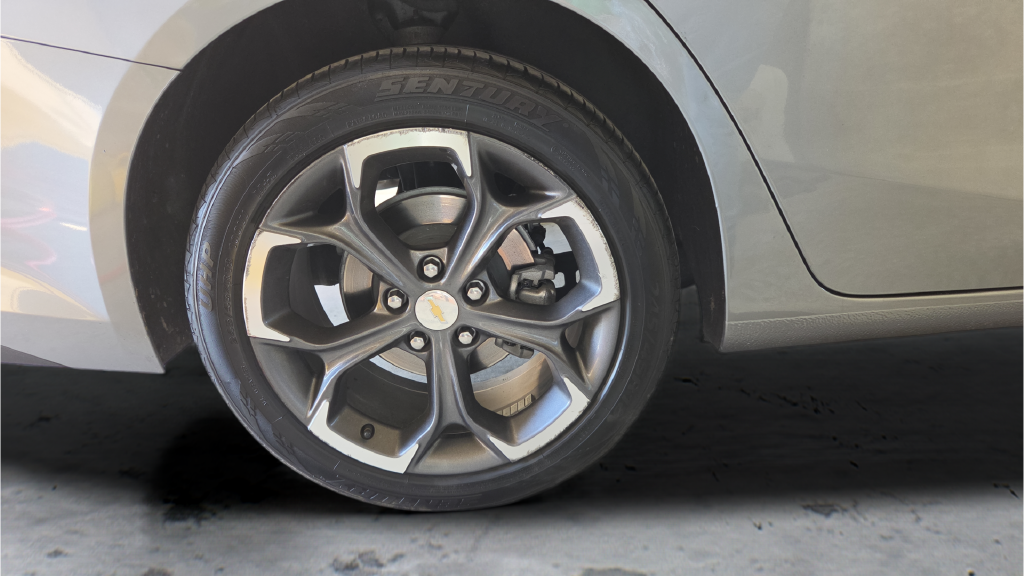Used 2023 Gray Chevrolet LT image 38