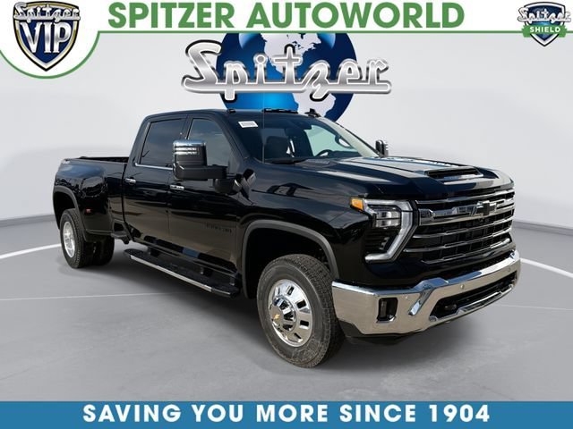 Black 2026 Chevrolet Silverado 3500HD Pickup Truck Four-Wheel Drive 