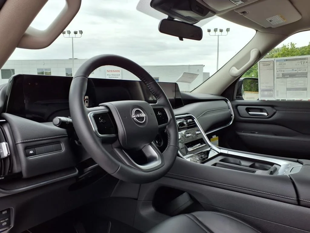 2025 Nissan Armada SV - Photo 9