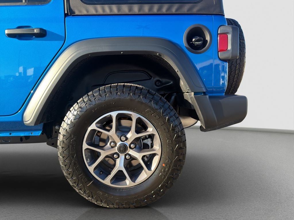 New 2026 Hydro Blue Pearl-Coat Exterior Paint Jeep Sport S image 24