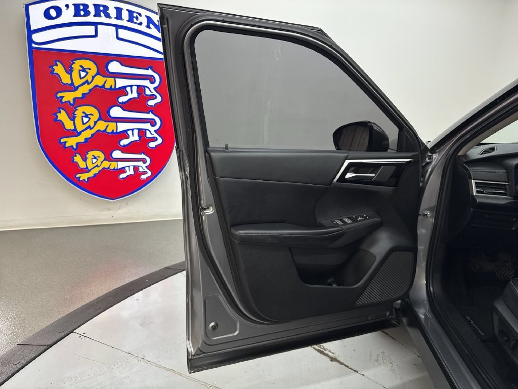 Used 2022 Gray Mitsubishi SE image 14