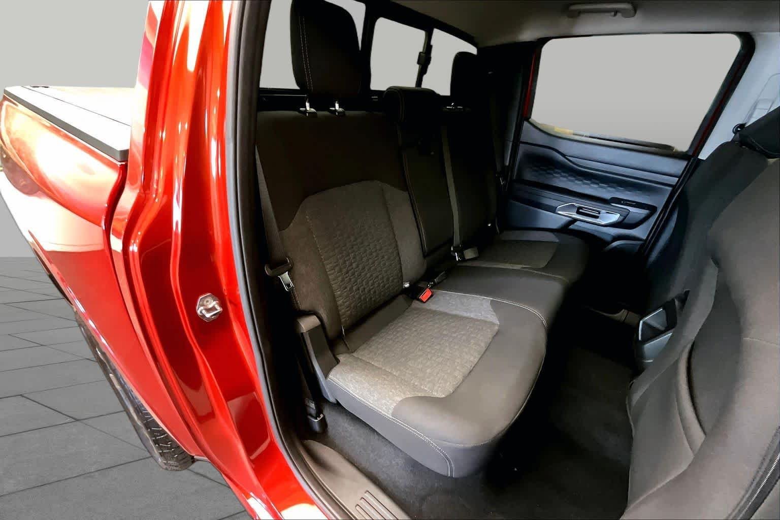 Used 2024 Hot Pepper Red Tinted Clearcoat Ford XLT image 20