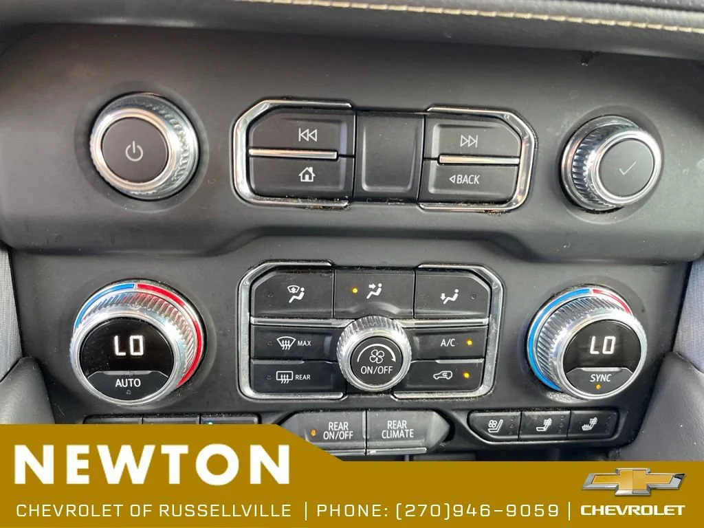 Used 2024 Onyx Black GMC SLT image 12