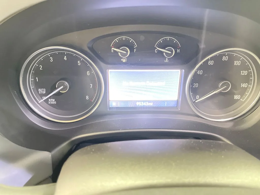 Used 2020 White Buick Essence image 21