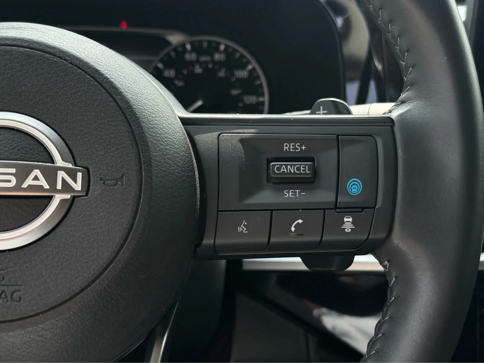 Used 2024 Super Black Nissan SV image 24