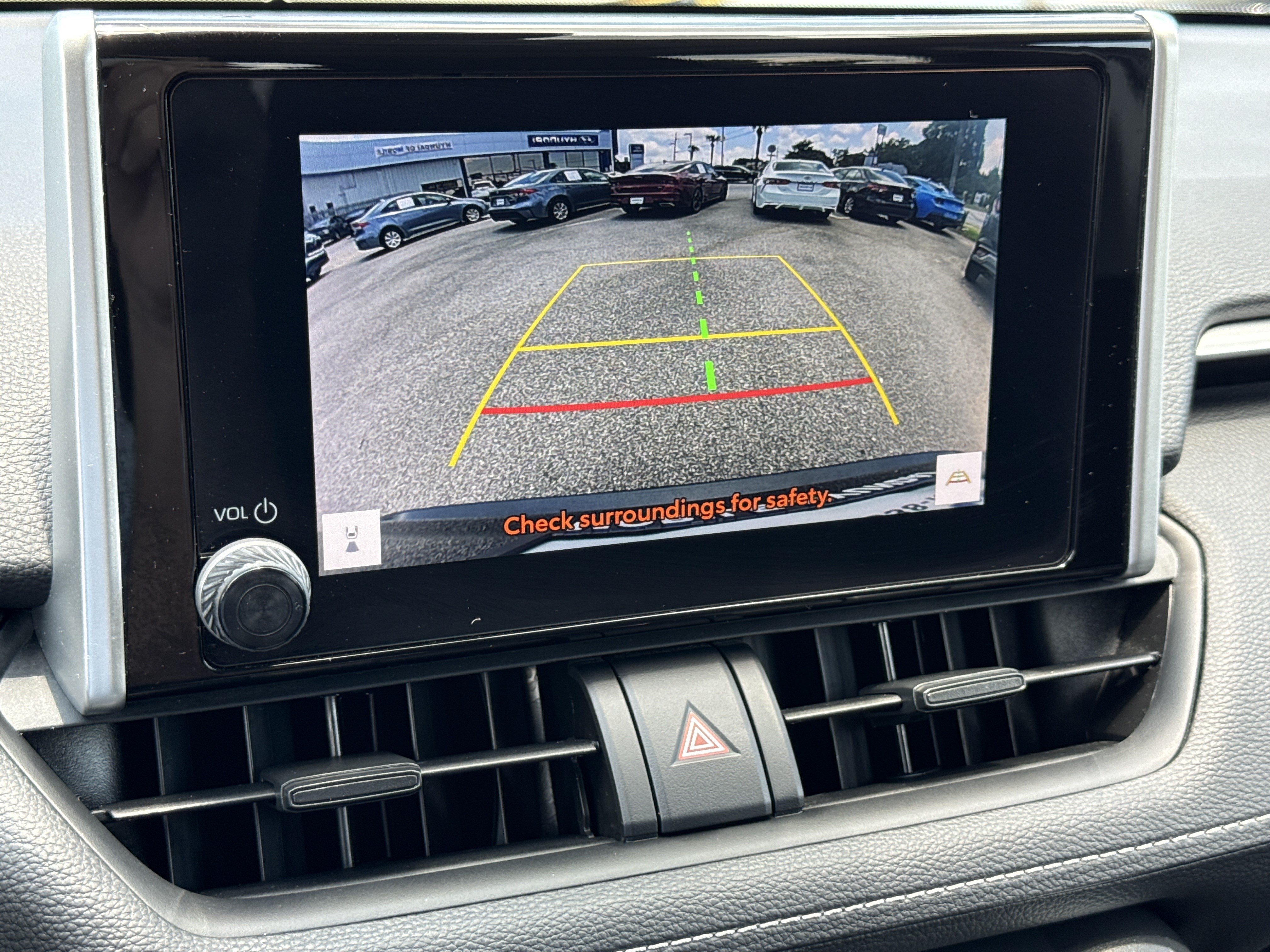 2023 Toyota RAV4 XLE - Photo 24