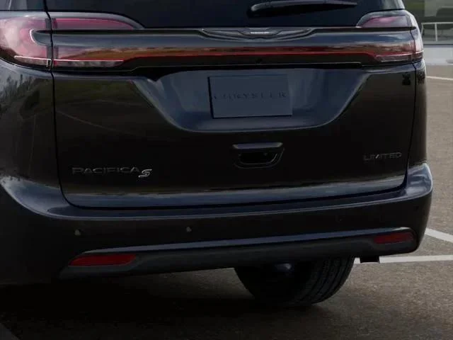 New 2026 Diamond Black Crystal Pearl-Coat Exterior Paint Chrysler Limited image 91