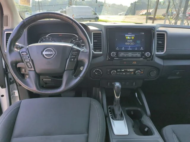 Used 2022 White Nissan SV image 28