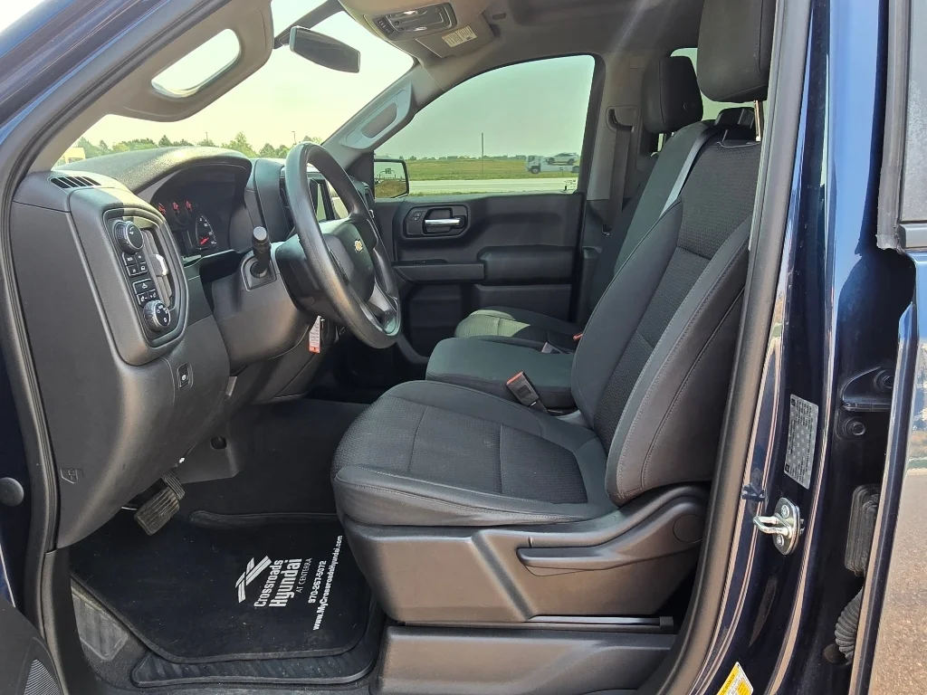 Used 2019 Northsky Blue Metallic Chevrolet Custom image 13