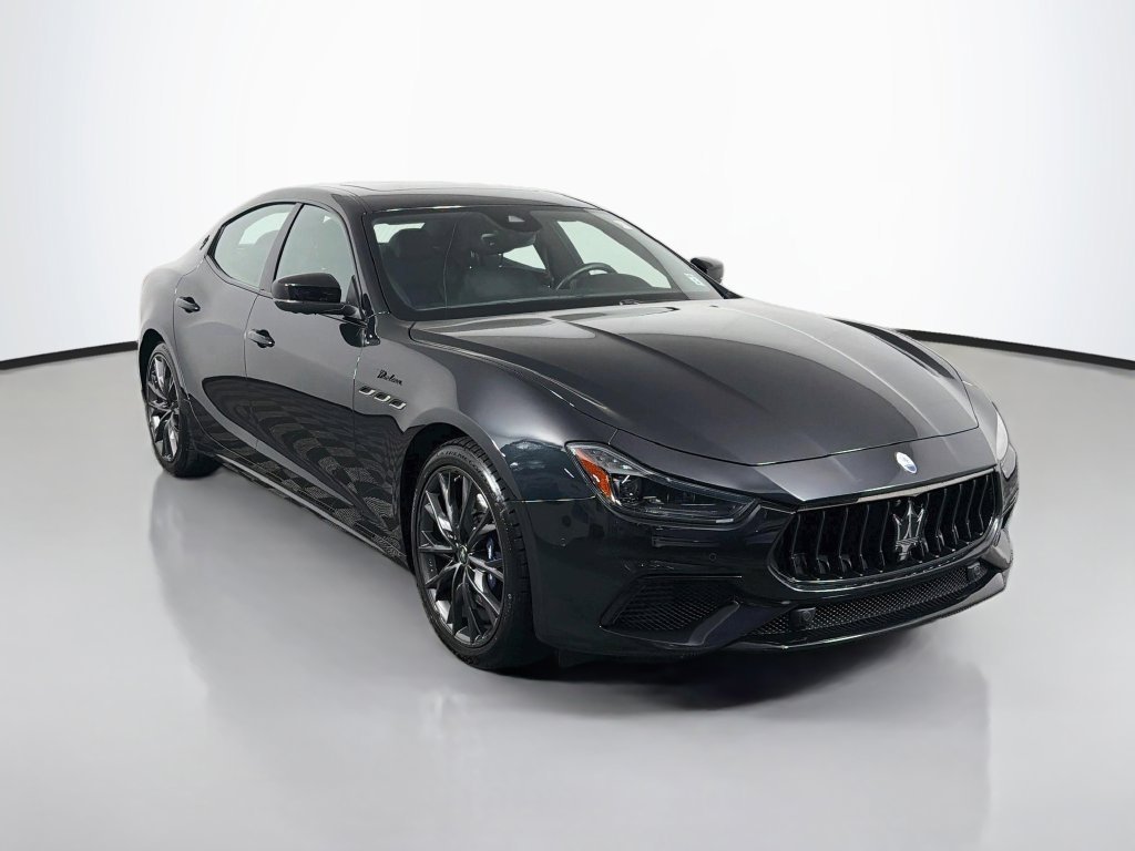 Used 2022 Black Maserati Modena Q4 image 1