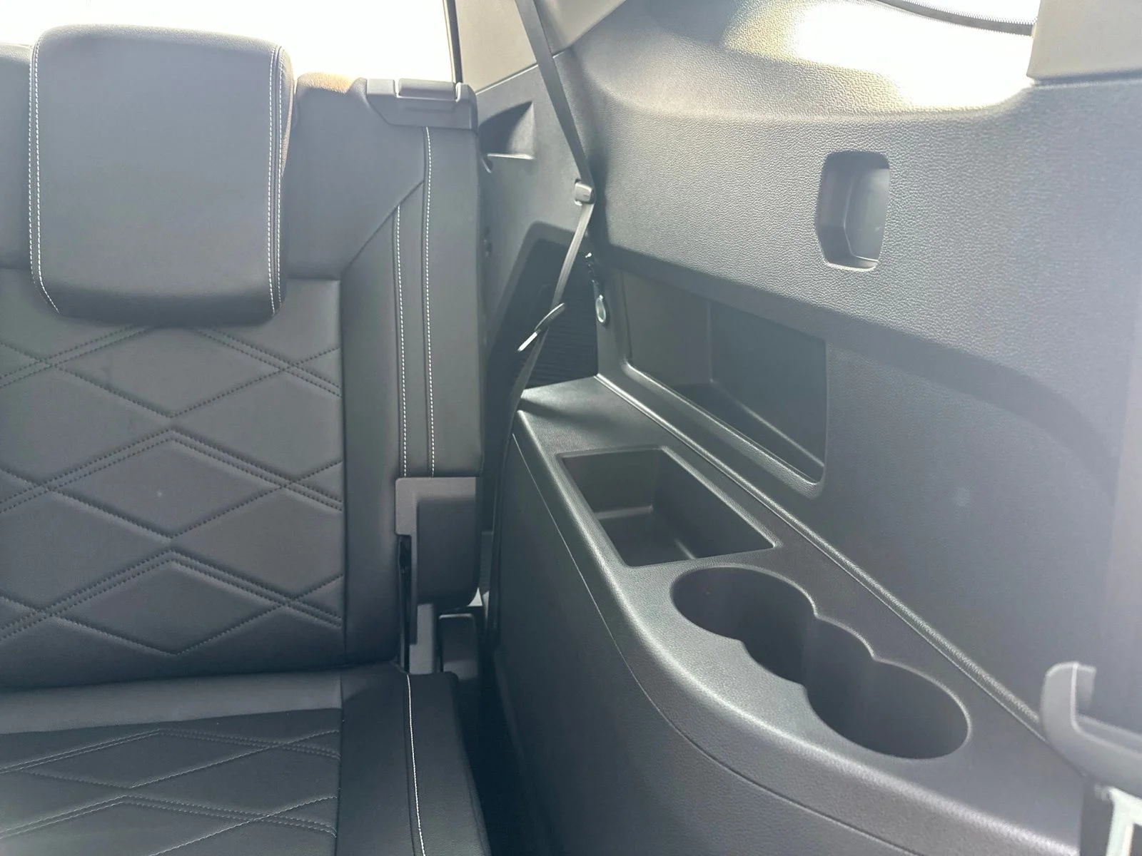 2026 Volkswagen Atlas SE w/Tech - Photo 27