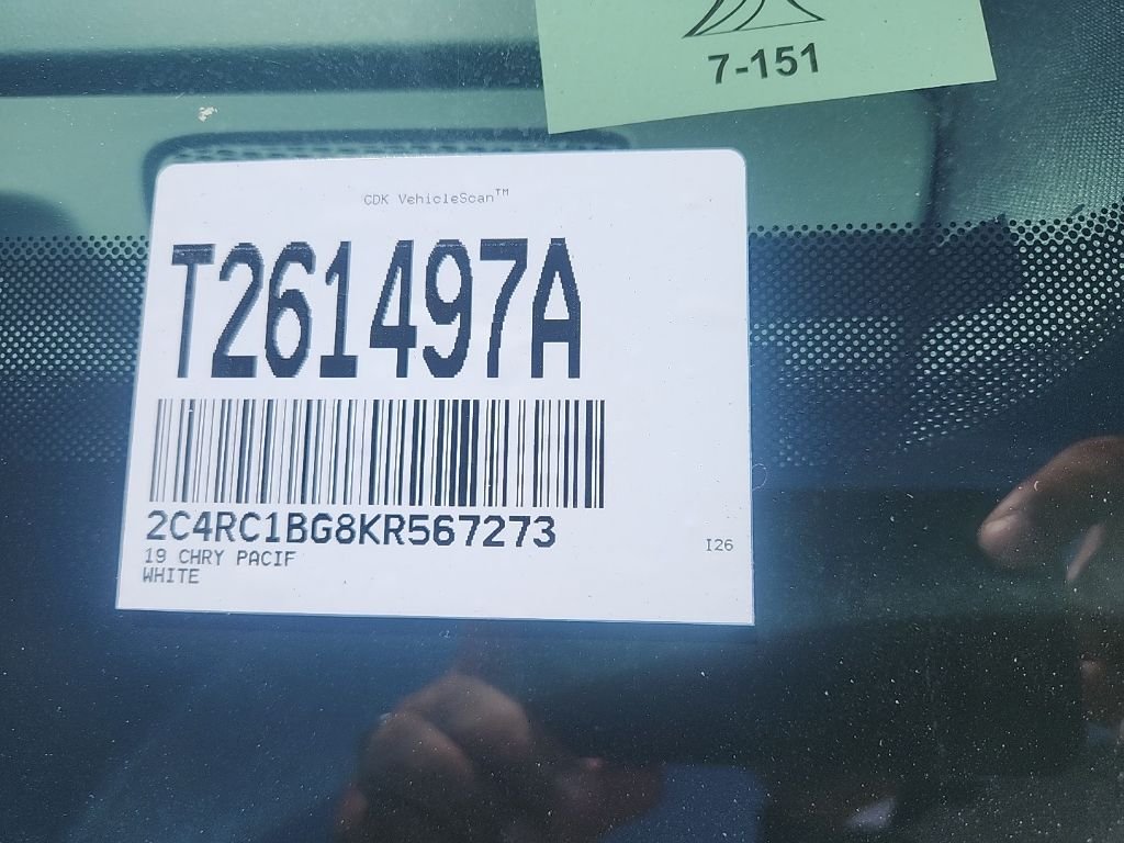 Used 2019 Bright White Clearcoat Chrysler Touring L image 5